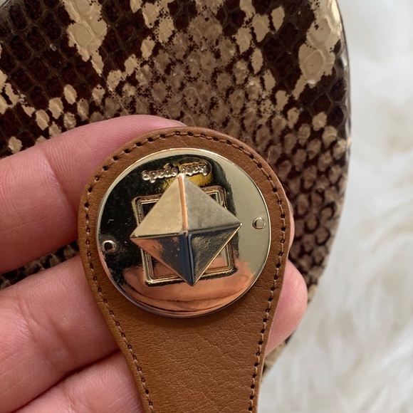 Kate Spade ♠️ new york, Turn-lock Leather Sandal - Picture 6 of 8